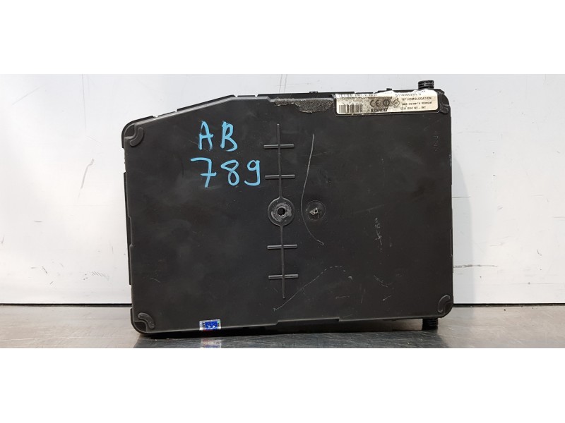 Recambio de caja reles / fusibles para renault megane ii coupe/cabrio confort authentique referencia OEM IAM 8200309690   Recambio de caja reles / fusibles para renault megane ii coupe/cabrio confort authentique referencia OEM IAM 8200309690