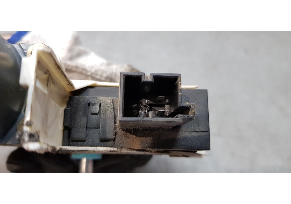 Recambio de motor elevalunas trasero izquierdo para audi a6 berlina (4f2) 3.2 fsi referencia OEM IAM 4F0959801A   Recambio de motor elevalunas trasero izquierdo para audi a6 berlina (4f2) 3.2 fsi referencia OEM IAM 4F0959801A