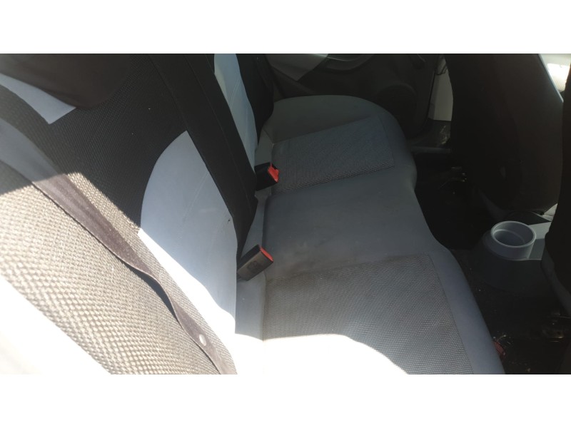 seat ibiza (6j5) del año 2010