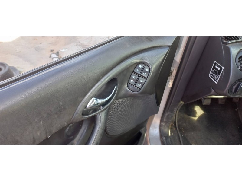 ford focus berlina (cak) del año 1999