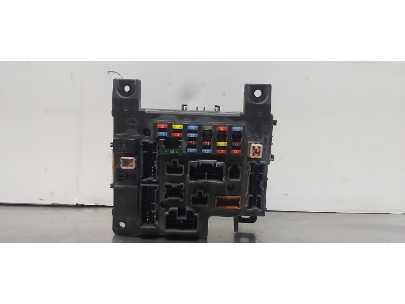 Recambio de caja reles / fusibles para citroen c-crosser exclusive referencia OEM IAM 8637A319   Recambio de caja reles / fusibles para citroen c-crosser exclusive referencia OEM IAM 8637A319