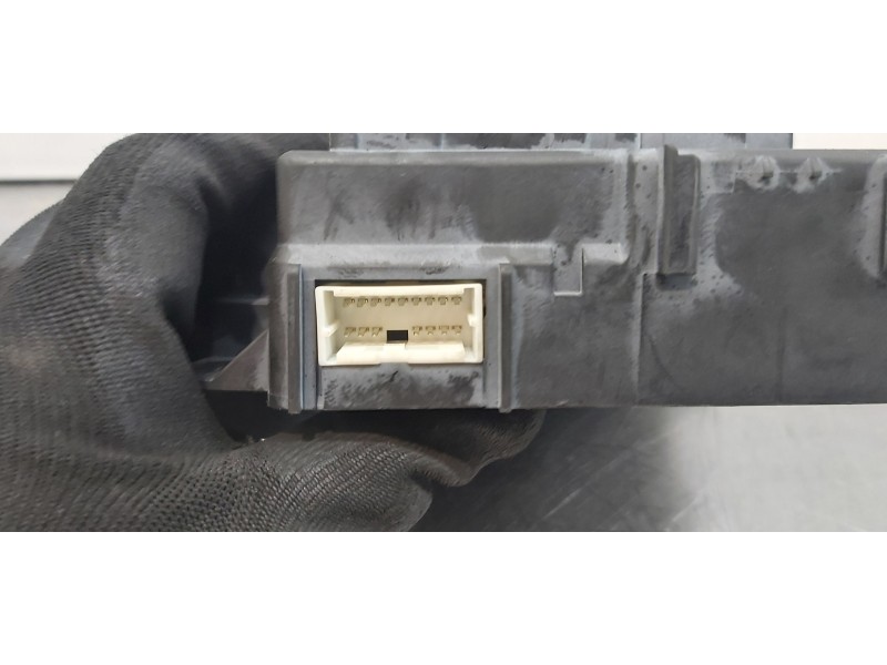 Recambio de caja reles / fusibles para citroen c-crosser exclusive referencia OEM IAM 8637A319   Recambio de caja reles / fusibles para citroen c-crosser exclusive referencia OEM IAM 8637A319