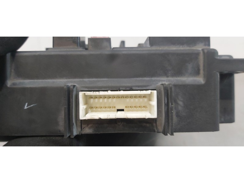 Recambio de caja reles / fusibles para citroen c-crosser exclusive referencia OEM IAM 8637A319   Recambio de caja reles / fusibles para citroen c-crosser exclusive referencia OEM IAM 8637A319