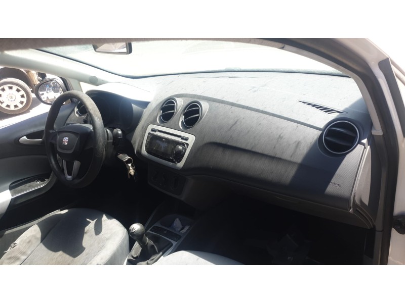 seat ibiza (6j5) del año 2010