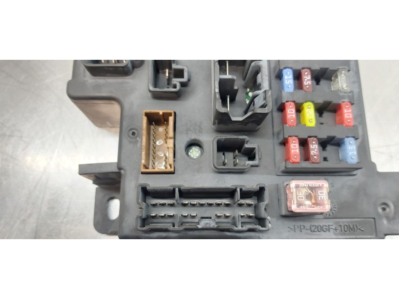 Recambio de caja reles / fusibles para citroen c-crosser exclusive referencia OEM IAM 8637A319   Recambio de caja reles / fusibles para citroen c-crosser exclusive referencia OEM IAM 8637A319