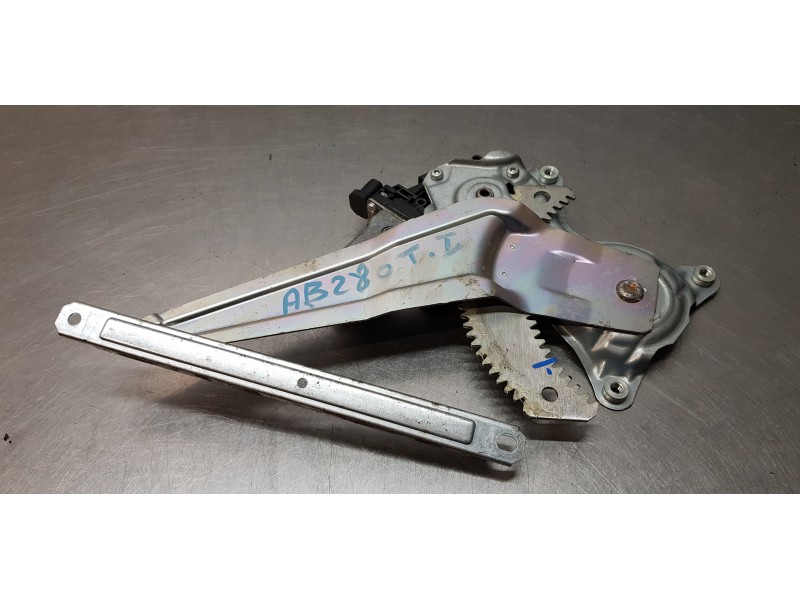 Recambio de elevalunas trasero izquierdo para mitsubishi space star (a00) motion referencia OEM IAM 5713A324  