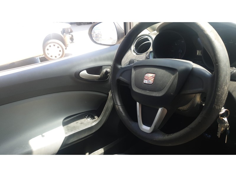 seat ibiza (6j5) del año 2010