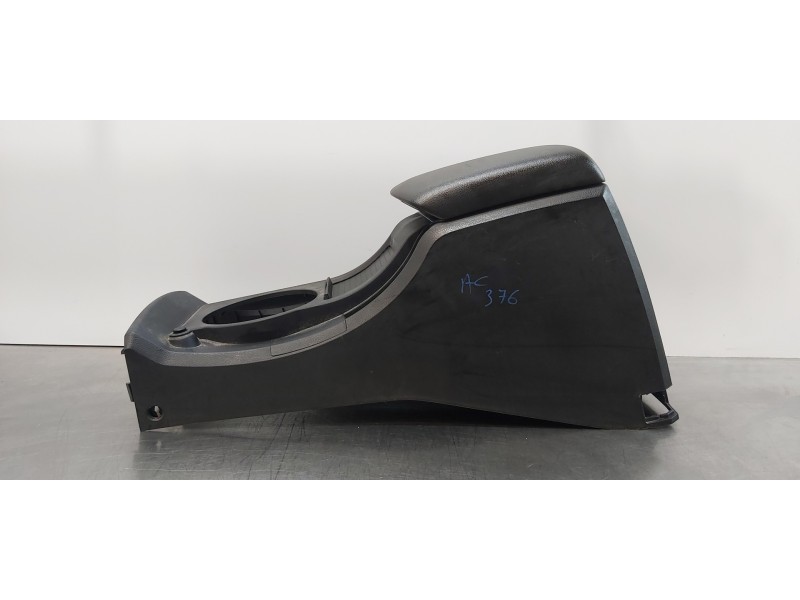 Recambio de apoyabrazos central para ssangyong actyon 200 xdi 4wd limited referencia OEM IAM 7790032203LAM   Recambio de apoyabrazos central para ssangyong actyon 200 xdi 4wd limited referencia OEM IAM 7790032203LAM