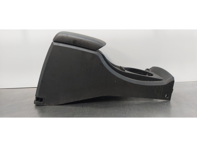 Recambio de apoyabrazos central para ssangyong actyon 200 xdi 4wd limited referencia OEM IAM 7790032203LAM   Recambio de apoyabrazos central para ssangyong actyon 200 xdi 4wd limited referencia OEM IAM 7790032203LAM