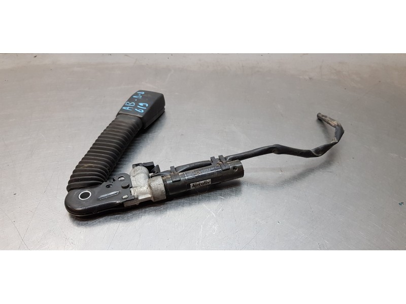 Recambio de pretensor airbag derecho para bmw serie 3 touring (e46) 320d referencia OEM IAM 8257789   Recambio de pretensor airbag derecho para bmw serie 3 touring (e46) 320d referencia OEM IAM 8257789