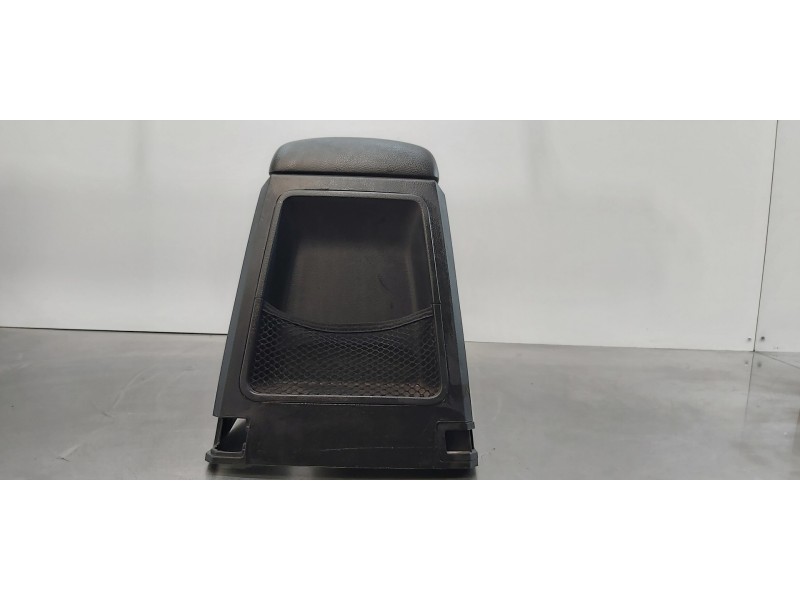 Recambio de apoyabrazos central para ssangyong actyon 200 xdi 4wd limited referencia OEM IAM 7790032203LAM   Recambio de apoyabrazos central para ssangyong actyon 200 xdi 4wd limited referencia OEM IAM 7790032203LAM