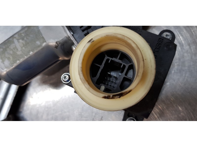 Recambio de elevalunas trasero izquierdo para toyota auris touring sports (e18) hybrid active referencia OEM IAM 8570102010   Recambio de elevalunas trasero izquierdo para toyota auris touring sports (e18) hybrid active referencia OEM IAM 8570102010