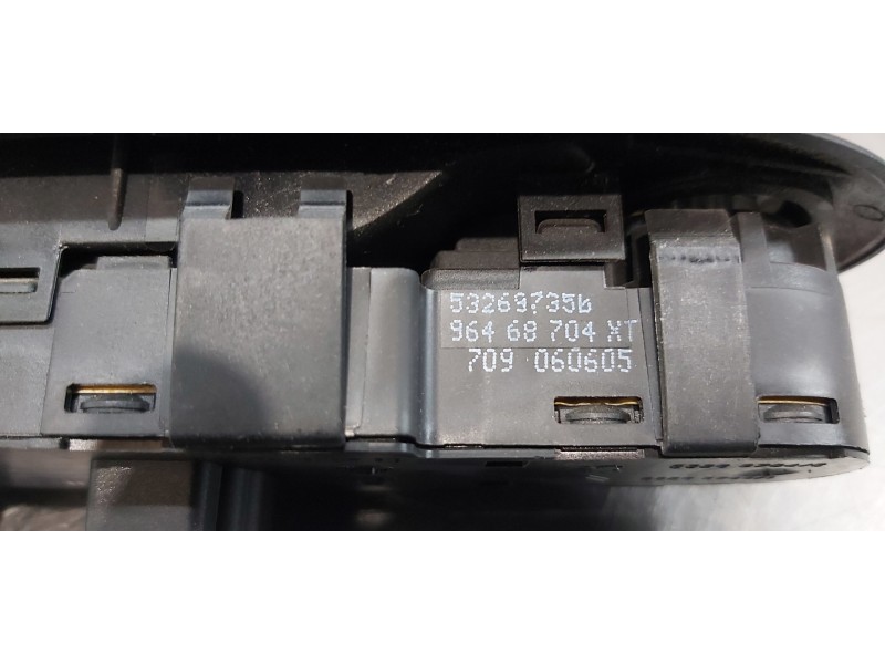 Recambio de mando elevalunas delantero izquierdo para peugeot 407 st confort referencia OEM IAM 96468704XT  