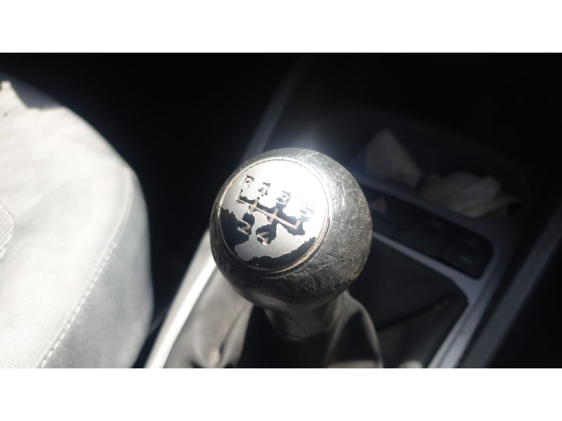 seat ibiza (6j5) del año 2010