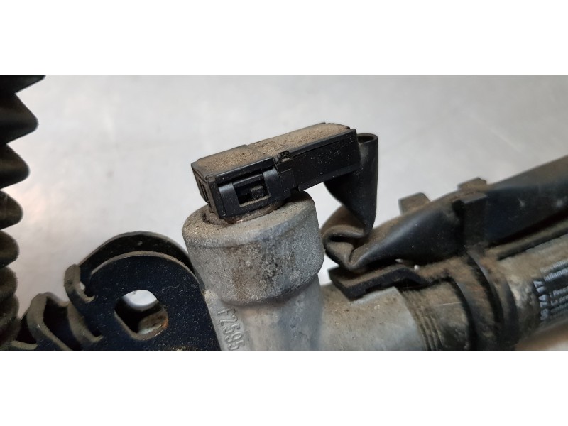 Recambio de pretensor airbag derecho para bmw serie 3 touring (e46) 320d referencia OEM IAM 8257789   Recambio de pretensor airbag derecho para bmw serie 3 touring (e46) 320d referencia OEM IAM 8257789