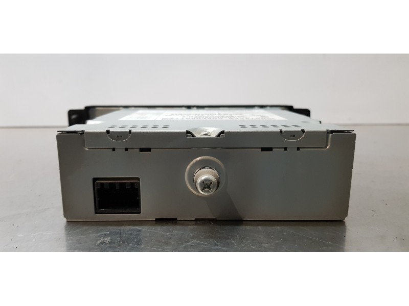 Recambio de sistema audio / radio cd para chrysler grand voyager limited referencia OEM IAM 05064063AE  