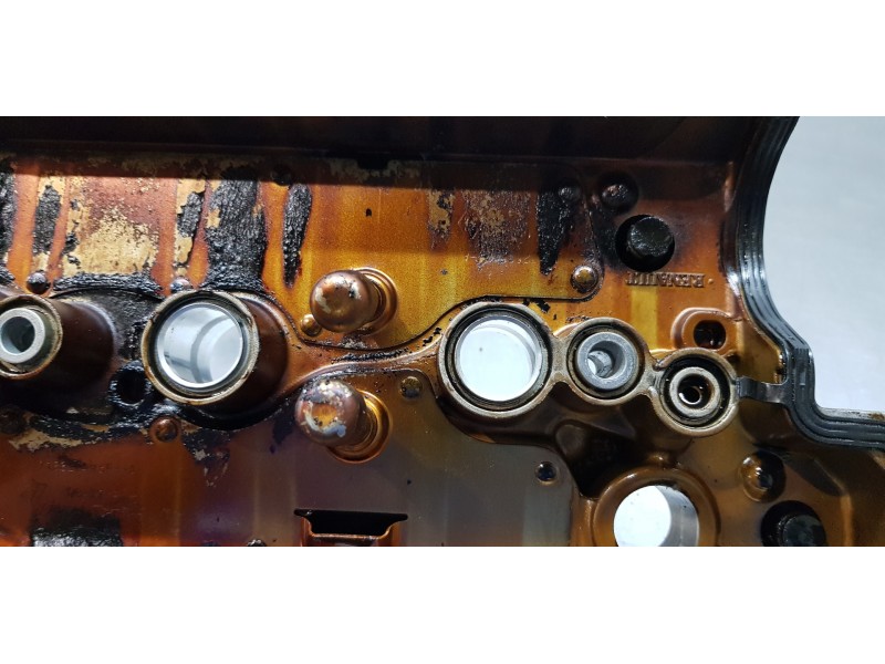 Recambio de tapa balancines para renault scenic iv edition one referencia OEM IAM 132648303R  