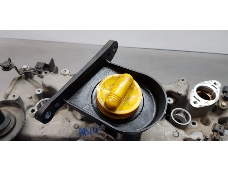 Recambio de tapa balancines para renault scenic iv edition one referencia OEM IAM 132648303R  