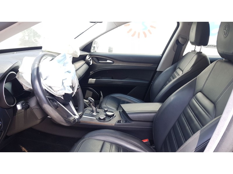 alfa romeo stelvio (630) del año 2017