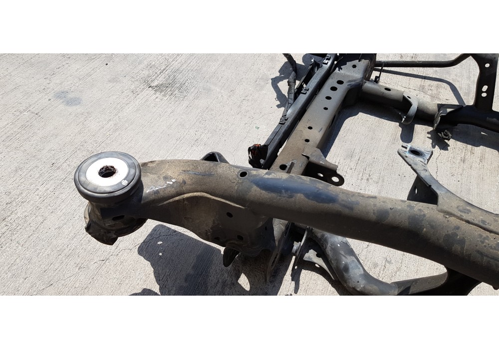 Recambio de puente delantero para mercedes clase m (w166) ml 350 bluetec (166.004) referencia OEM IAM A1663300800  