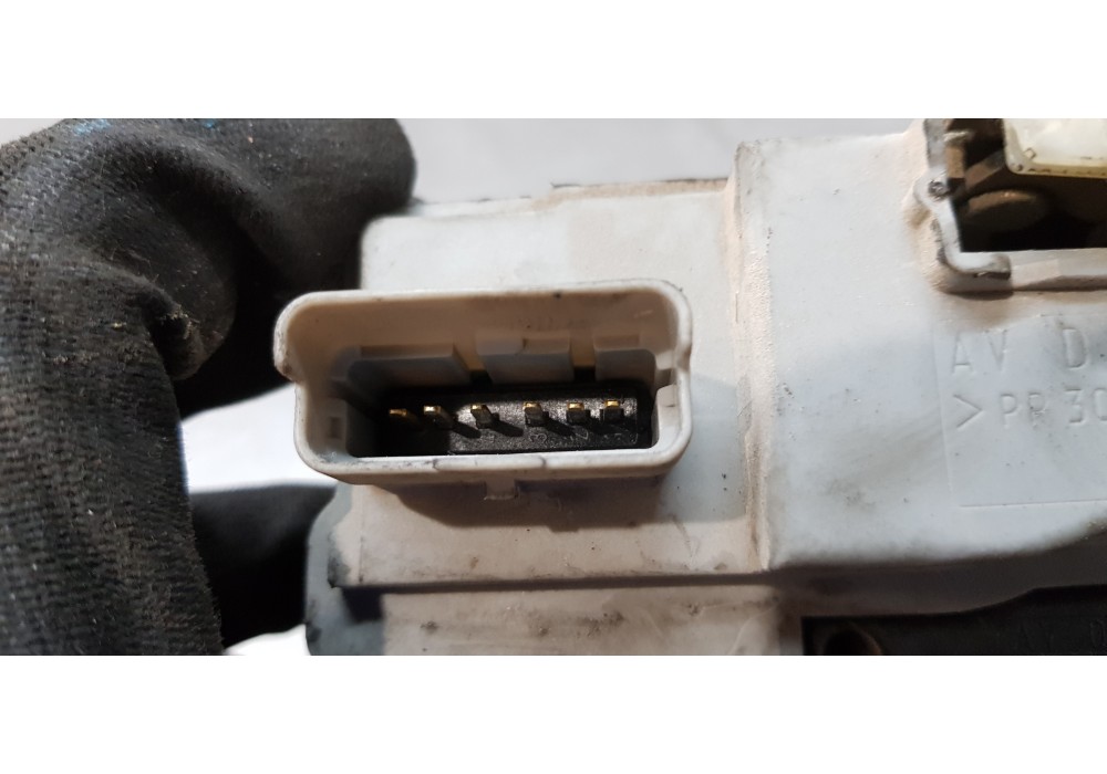 Recambio de cerradura puerta delantera derecha para citroen berlingo 2.0 hdi magic familiar referencia OEM IAM 9136J4  