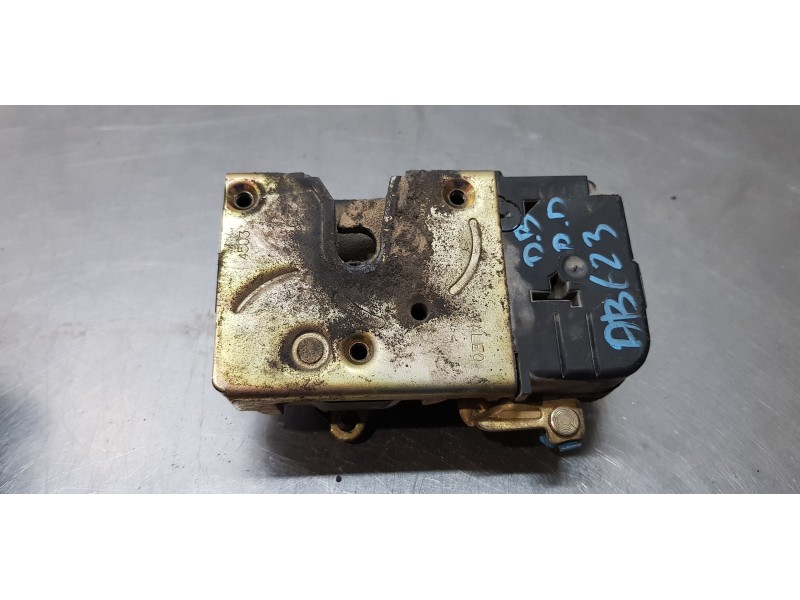 Recambio de cerradura puerta delantera derecha para citroen berlingo 2.0 hdi magic familiar referencia OEM IAM 9136J4   Recambio de cerradura puerta delantera derecha para citroen berlingo 2.0 hdi magic familiar referencia OEM IAM 9136J4