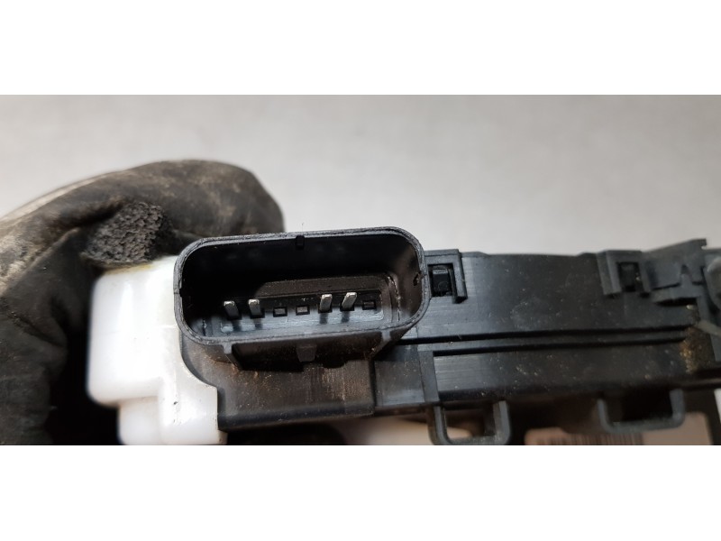 Recambio de cerradura puerta trasera derecha para hyundai ix35 style 2wd referencia OEM IAM 814202Y010   Recambio de cerradura puerta trasera derecha para hyundai ix35 style 2wd referencia OEM IAM 814202Y010