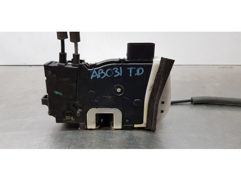 Recambio de cerradura puerta trasera derecha para hyundai ix35 style 2wd referencia OEM IAM 814202Y010   Recambio de cerradura puerta trasera derecha para hyundai ix35 style 2wd referencia OEM IAM 814202Y010