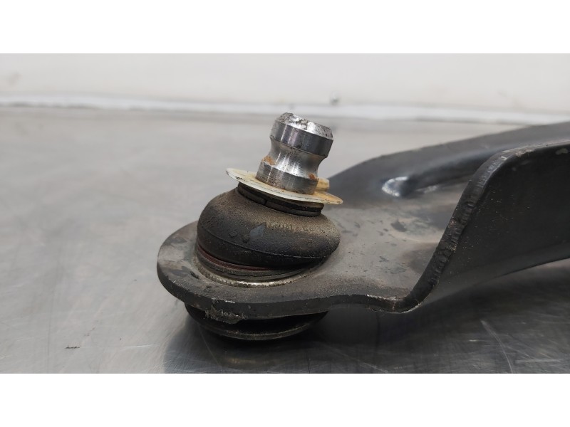 Recambio de brazo suspension inferior delantero derecho para renault clio iv life referencia OEM IAM 545049968R  