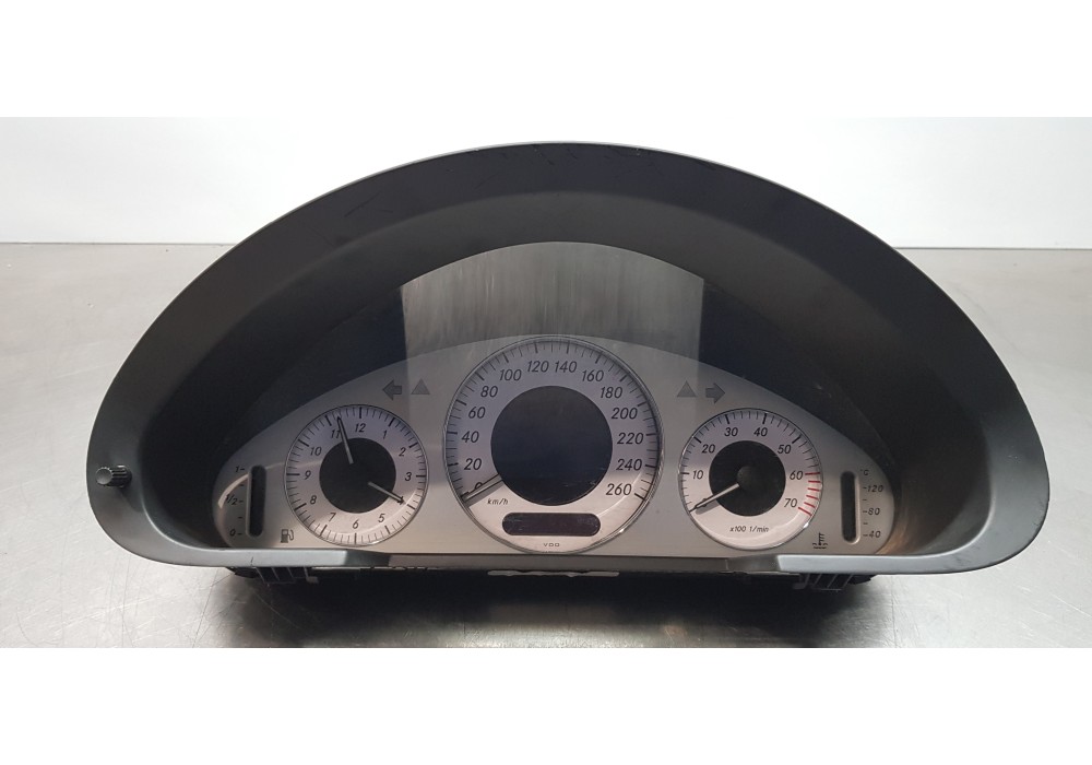 Recambio de cuadro instrumentos para mercedes clase e (w211) berlina e 240 (211.061) referencia OEM IAM A2115403011  