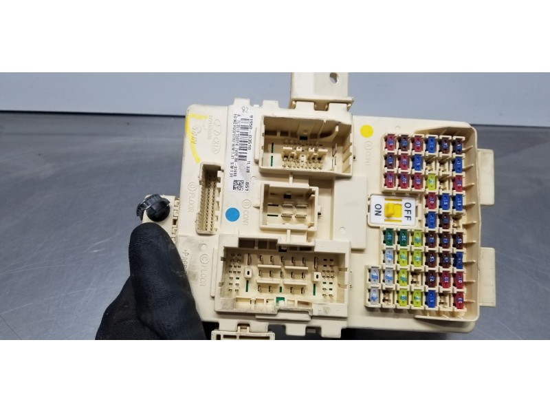 Recambio de caja reles / fusibles para hyundai tucson tl referencia OEM IAM 91950D3510  
