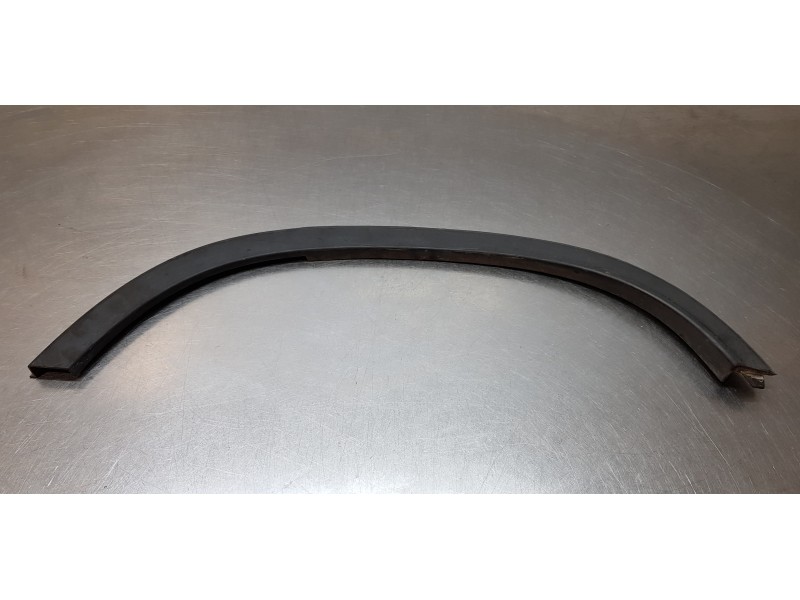 Recambio de aletin trasero izquierdo para chevrolet trax lt 4x4 referencia OEM IAM 95298241  