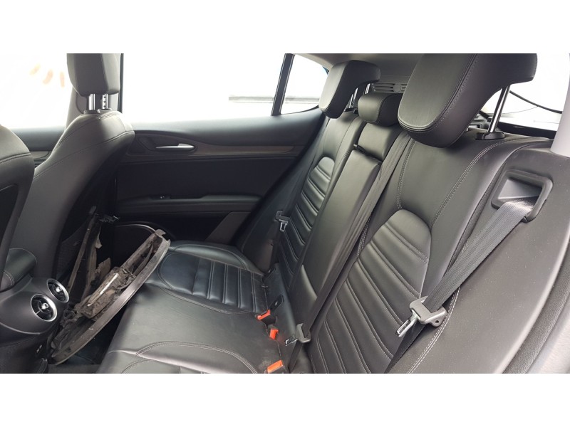 alfa romeo stelvio (630) del año 2017