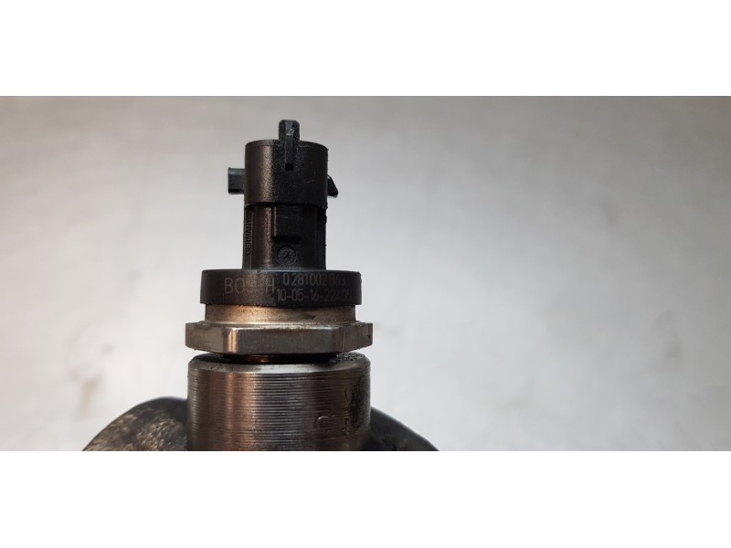 Recambio de rampa inyectora para kia venga x-tech referencia OEM IAM 314002A420  