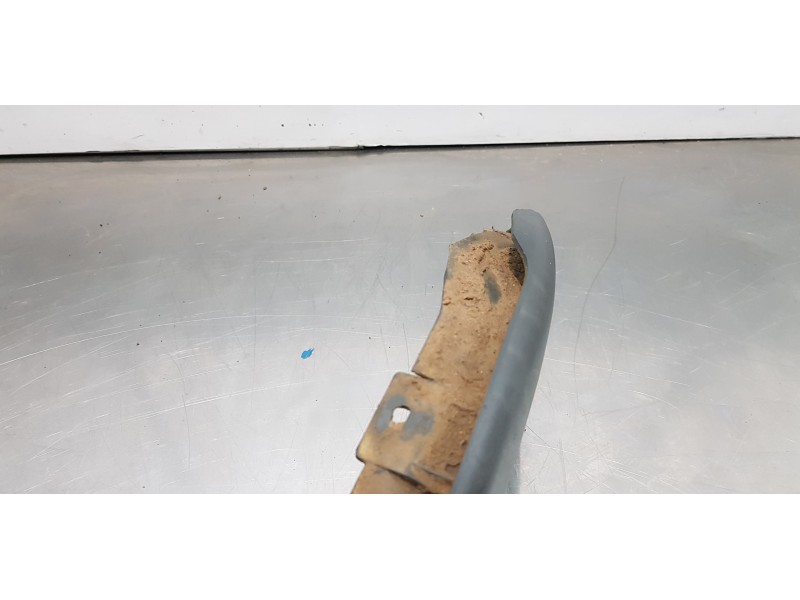Recambio de aletin delantero izquierdo para nissan terrano (wd21) 2.7 td referencia OEM IAM 638620F000   Recambio de aletin delantero izquierdo para nissan terrano (wd21) 2.7 td referencia OEM IAM 638620F000
