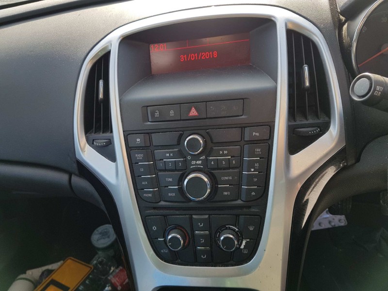 opel astra j lim. del año 2011