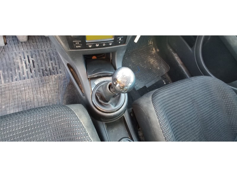 citroen c4 berlina del año 2006