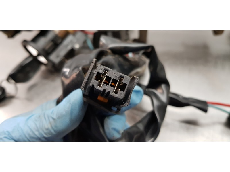 Recambio de antirrobo para peugeot partner (s1) combispace referencia OEM IAM 4162AN  