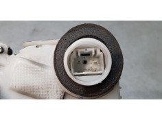 Recambio de cerradura puerta delantera derecha para toyota prius (nhw30) executive referencia OEM IAM 6903047081   2