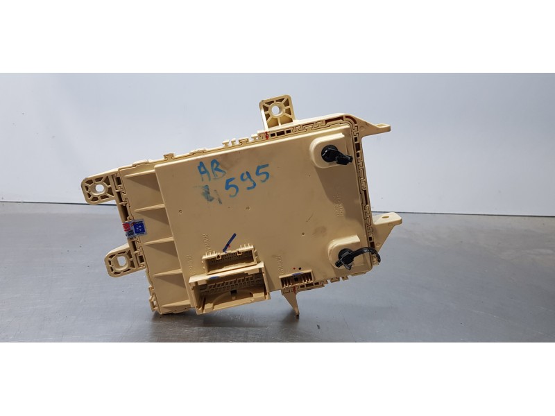 Recambio de caja reles / fusibles para kia carens ( ) attract referencia OEM IAM 91950A4510  