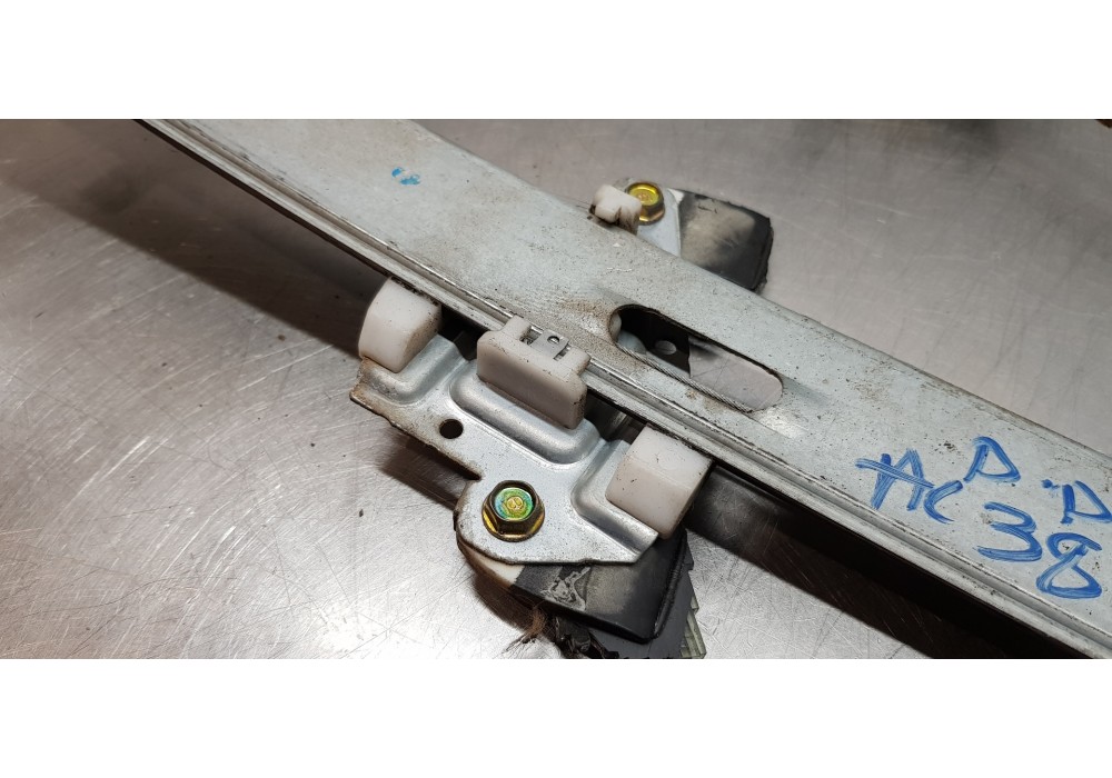 Recambio de elevalunas delantero derecho para honda civic berlina 5 (eu7/8) 1.6i ls referencia OEM IAM 72210S6DG11  