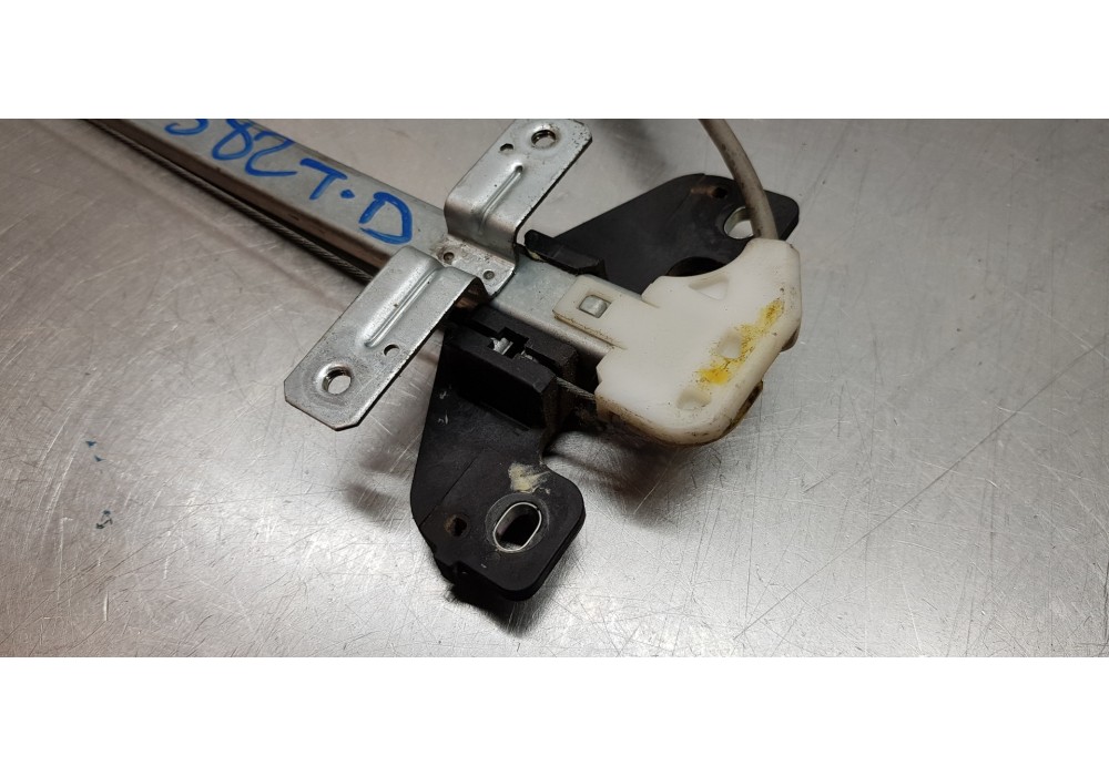 Recambio de elevalunas trasero derecho para honda civic berlina 5 (eu7/8) 1.6i ls referencia OEM IAM 72710S6D013  