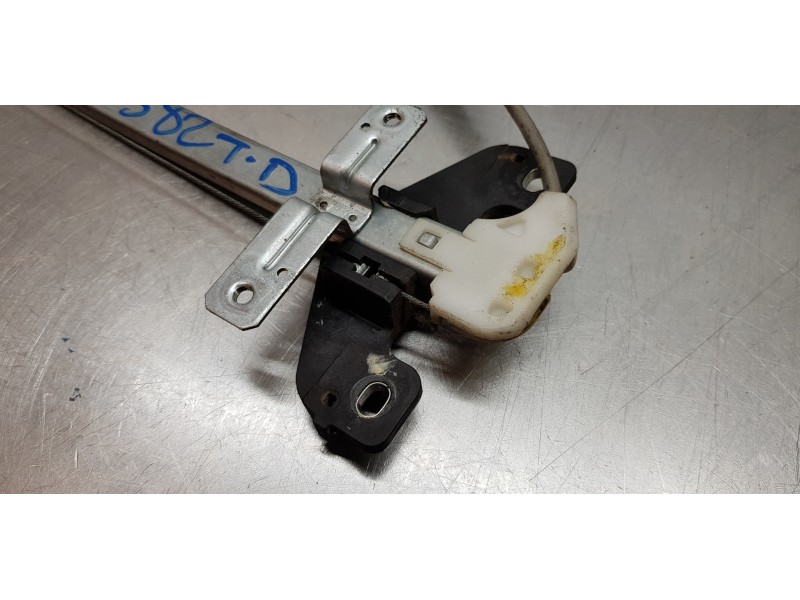 Recambio de elevalunas trasero derecho para honda civic berlina 5 (eu7/8) 1.6i ls referencia OEM IAM 72710S6D013  