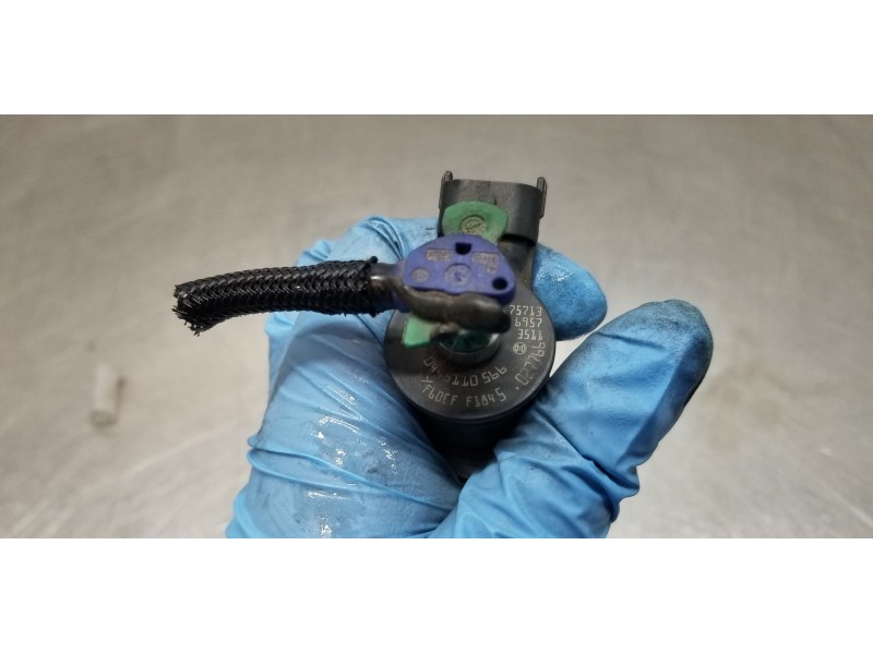 Recambio de inyector para citroen c4 picasso feel referencia OEM IAM 0445110566  