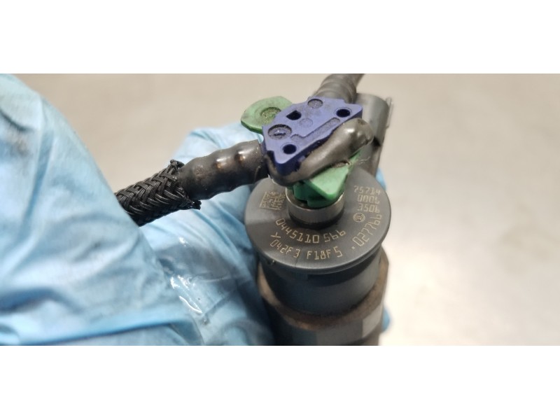 Recambio de inyector para citroen c4 picasso feel referencia OEM IAM 0445110566  