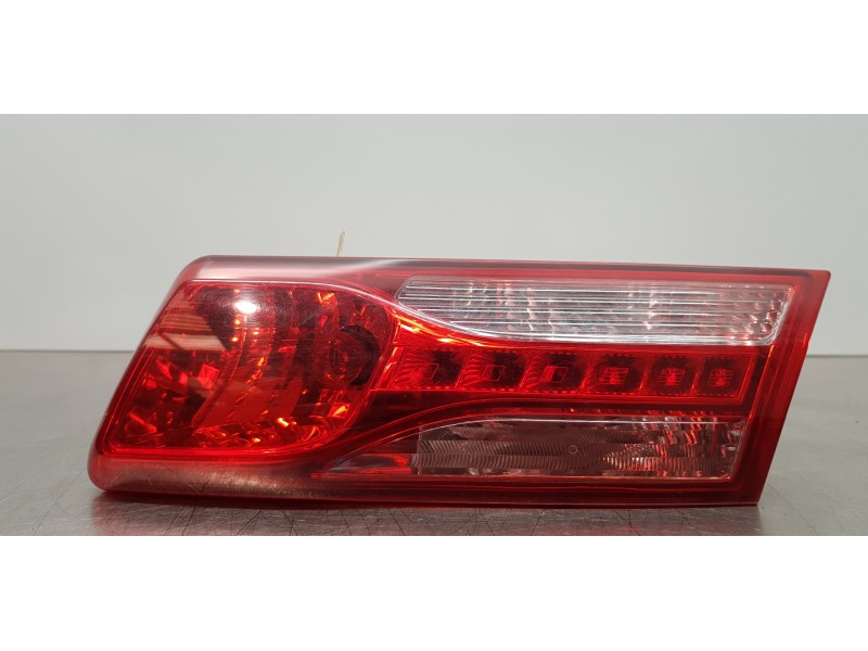 Recambio de piloto trasero derecho interior para renault laguna coupe base referencia OEM IAM 265500006R  