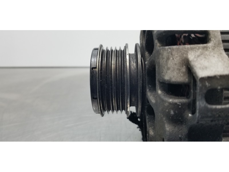 Recambio de alternador para kia carens ( ) concept referencia OEM IAM 373002A900  