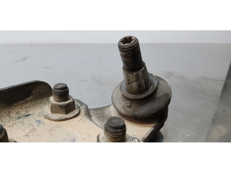 Recambio de brazo suspension inferior delantero izquierdo para citroen c4 picasso seduction referencia OEM IAM 9678311380  