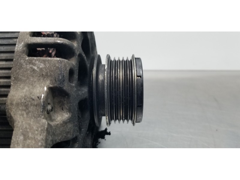 Recambio de alternador para kia carens ( ) concept referencia OEM IAM 373002A900  