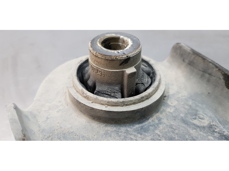 Recambio de brazo suspension inferior delantero izquierdo para citroen c4 picasso seduction referencia OEM IAM 9678311380  